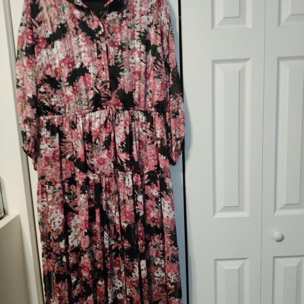 Super cute maxi dress, sparkly floral, 14w
